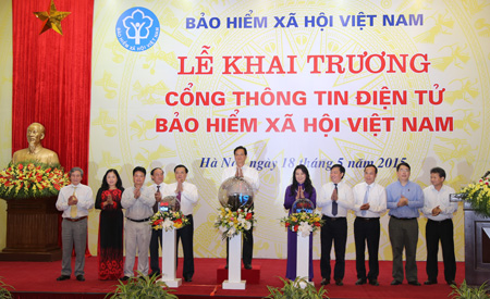 Thủ tướng Chính phủ Nguyễn Tấn Dũng phát biểu chỉ đạo tại Lễ khai trương