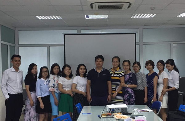 Ban nghiệp vụ EFY Việt Nam cùng khách mời hội thảo